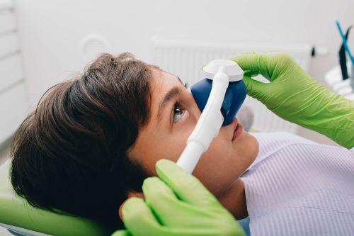 kid having nitrous oxide